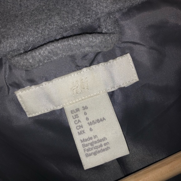 🍑2/$50🍑H&M Coat - Picture 3 of 5